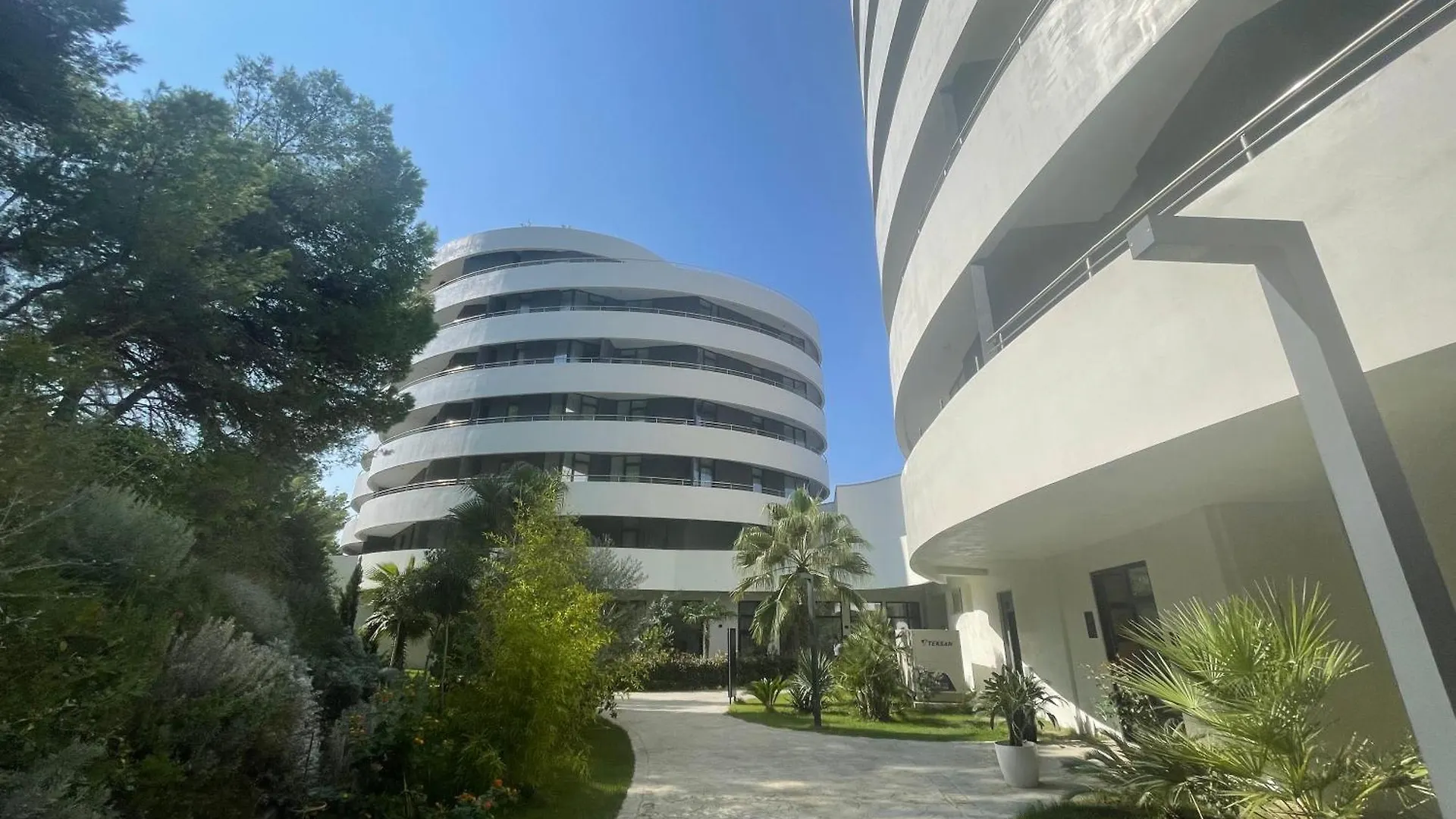 Durres Currila Beach Resort White Hill 0*,  Albanie